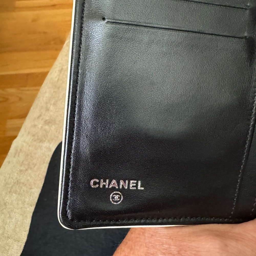 CHANEL - Mademoiselle Yen Lambskin Wallet - EUC   FULL INCLUSION - Picture 3 of 11